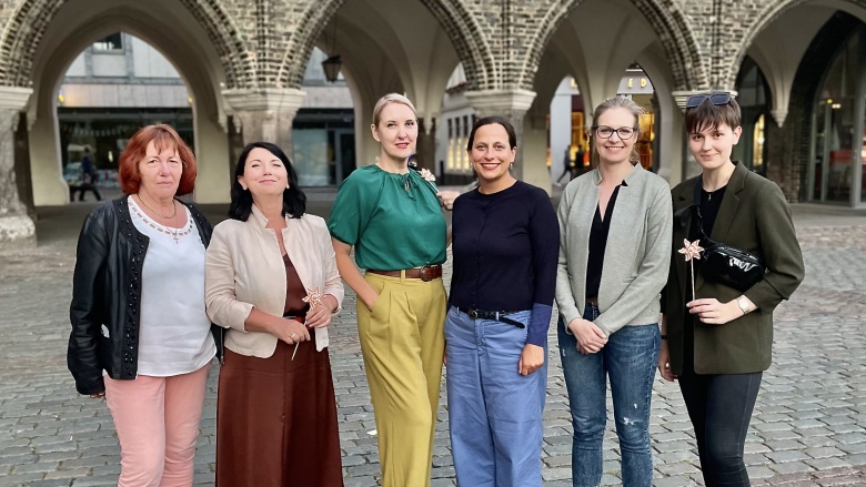 von links: Friedelgret Schmidt, Aneta Wolter, Silke Theuerkauff, Dr. Heike Schmidt, Dr. Sina Gonther, Felicitas Dwars